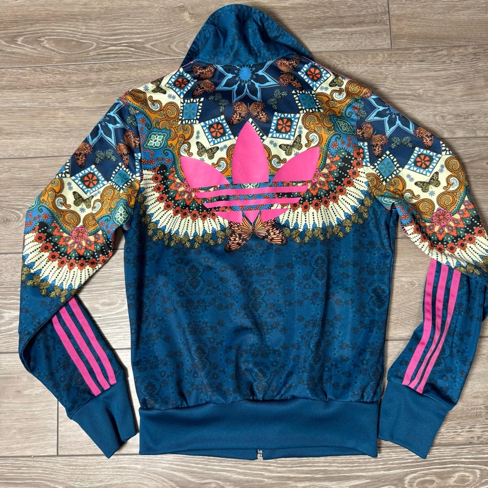FARM RIO X ADIDAS • Borbomix Jacket in Butterfly - Picture 7 of 11